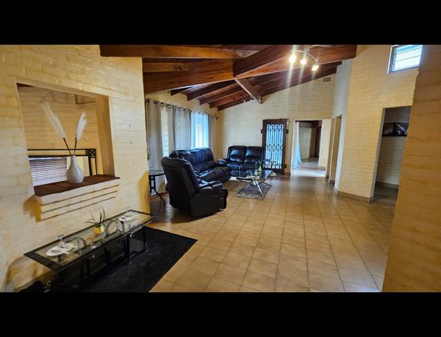 5 BEDROOM HOUSE FOR SALE IN FAIRVIEW